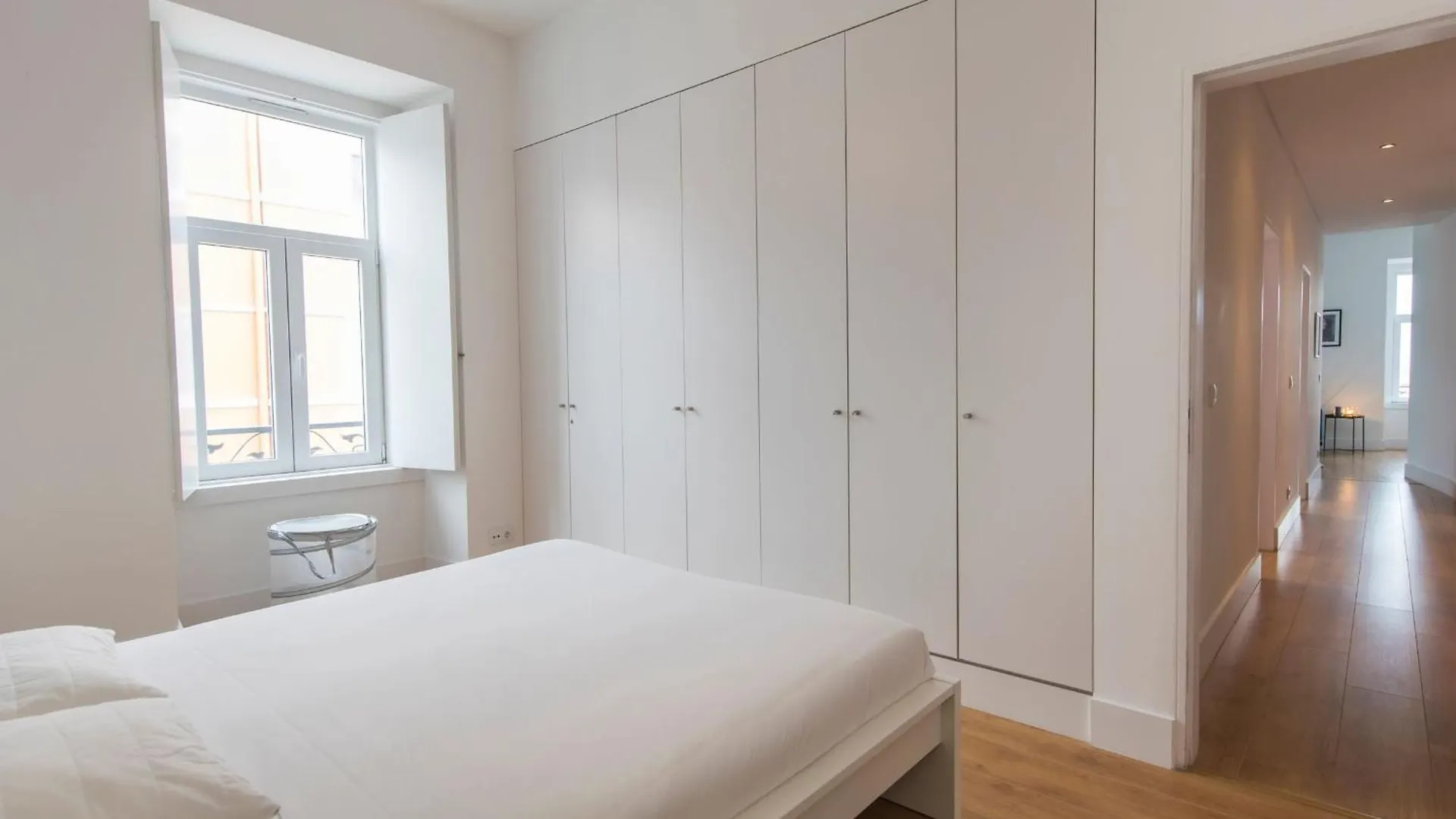Sunny 3Bdr Apartment In Graca By Lovelystay Lisbon