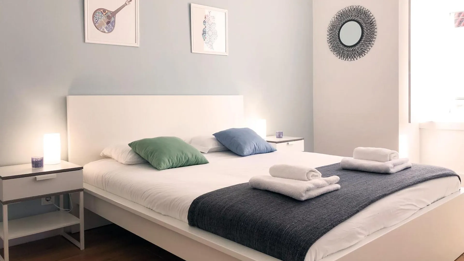 Sunny 3Bdr Apartment In Graca By Lovelystay Lisboa